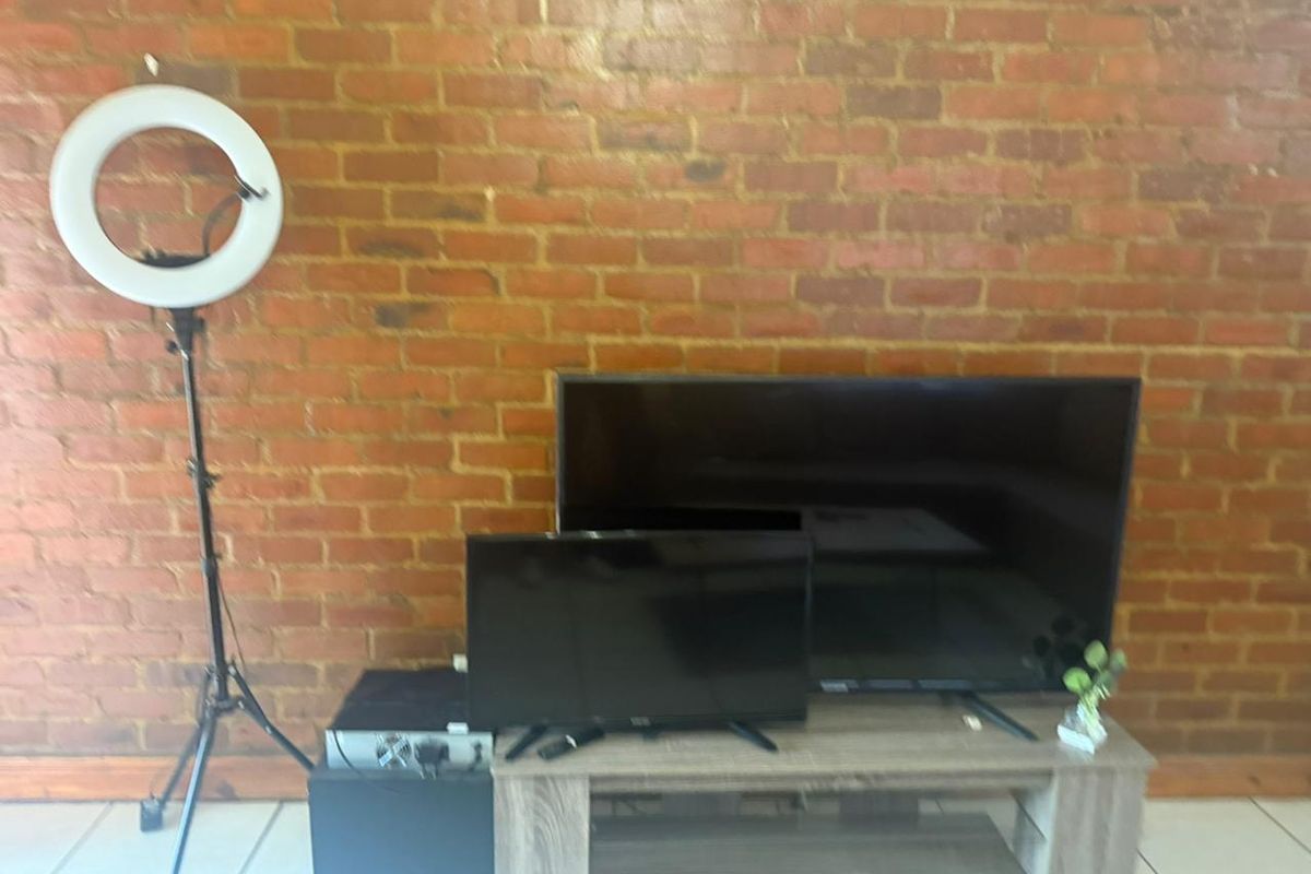 Fully Furnished Studio Bachelor Apartment  for Rent - Photo 4