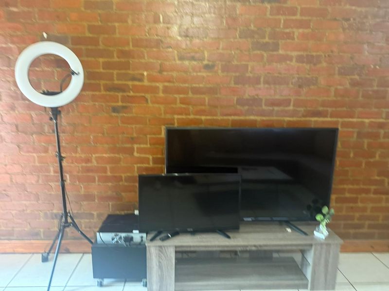 Fully Furnished Studio Bachelor Apartment  for Rent - Photo 4