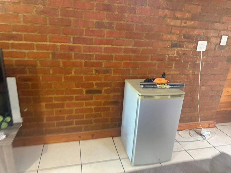 Fully Furnished Studio Bachelor Apartment  for Rent - Photo 5