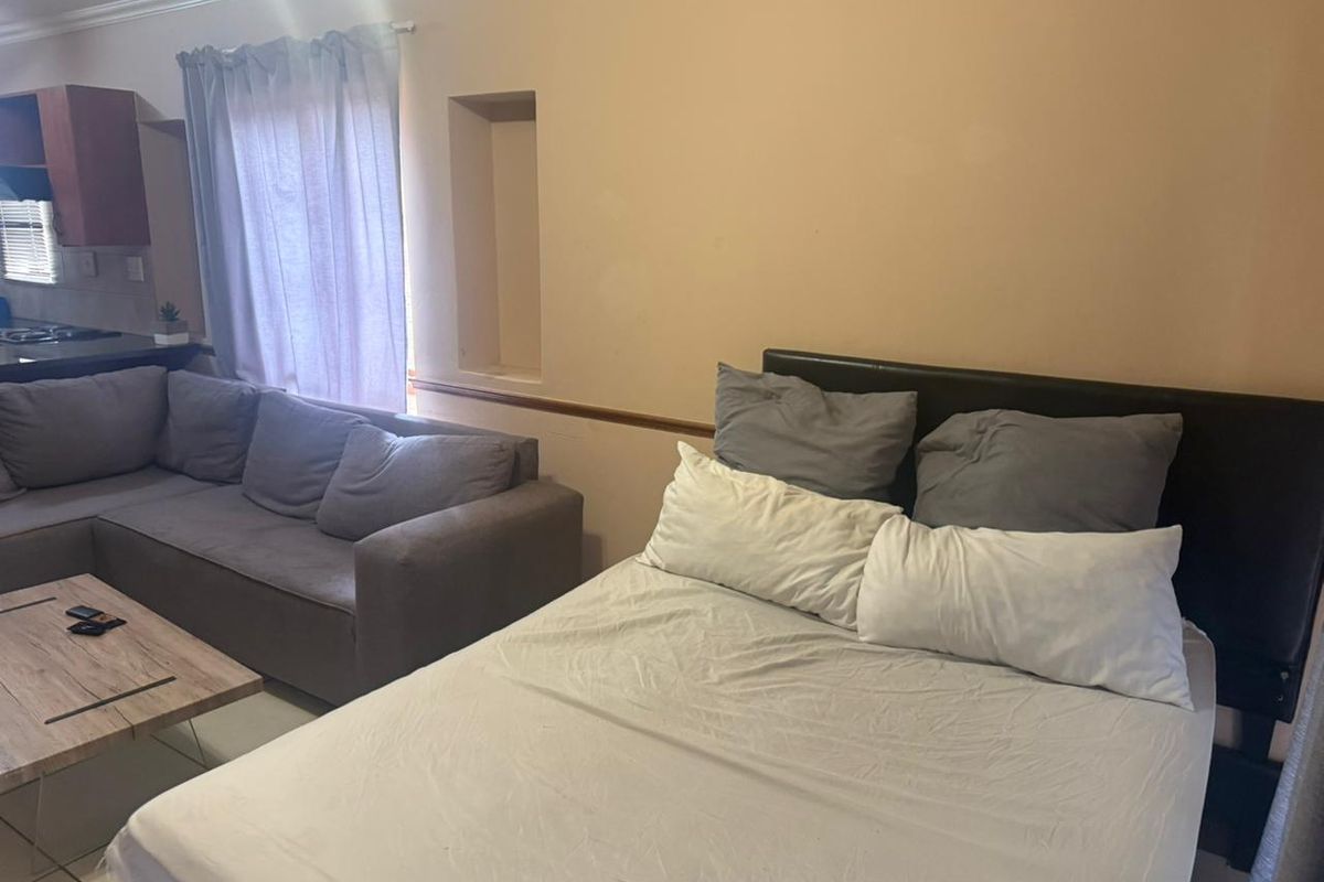 Fully Furnished Studio Bachelor Apartment  for Rent - Photo 3