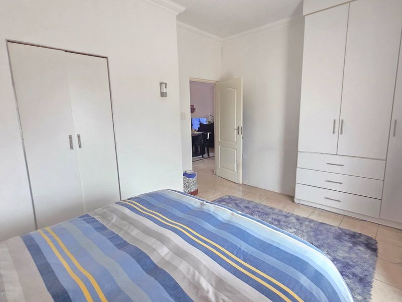 Spacious, Secure & Modern Home in Erasmia - Photo 10