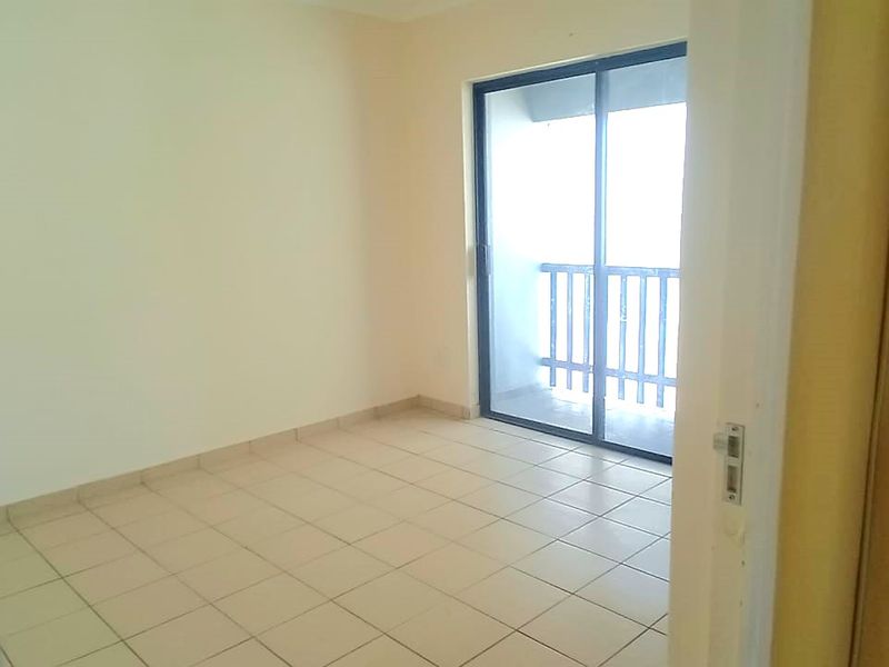 Secure First-Floor 2-Bedroom Apartment in Prime Location - Photo 7