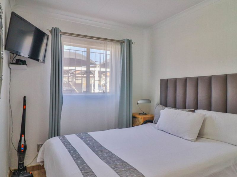 2 Bed Simplex – Modern, Secure & Move-In Ready! - Photo 8