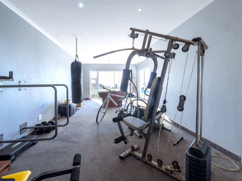 Architectural 5-Bedroom Masterpiece with Panoramic Ocean Views - Photo 9