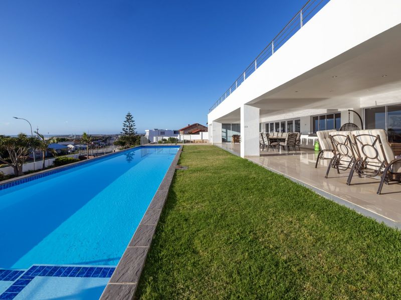 Architectural 5-Bedroom Masterpiece with Panoramic Ocean Views - Photo 4