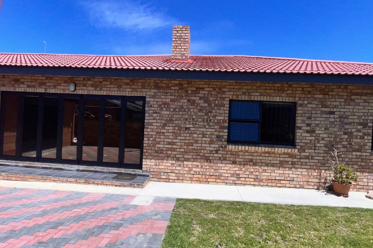 Modern Family Home for Sale – Stylish, Secure & Move-In Ready - Photo 4