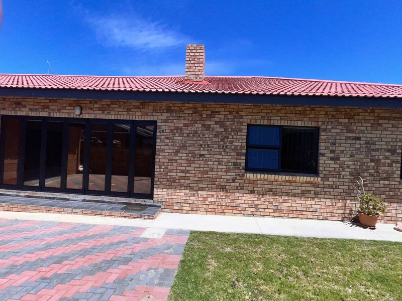 Modern Family Home for Sale – Stylish, Secure & Move-In Ready - Photo 4