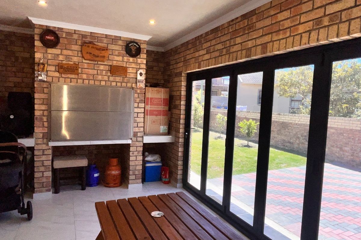 Modern Family Home for Sale – Stylish, Secure & Move-In Ready - Photo 3