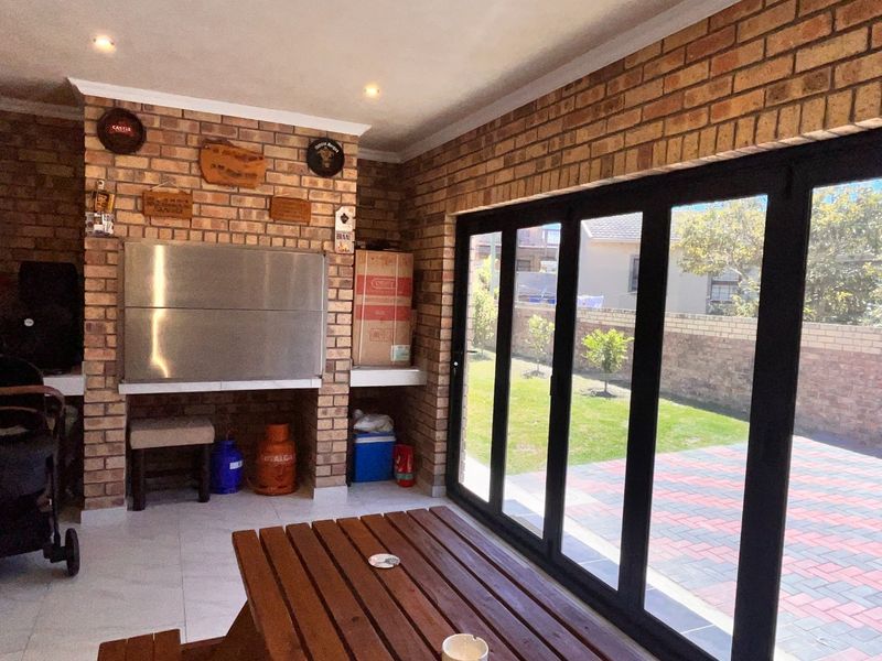 Modern Family Home for Sale – Stylish, Secure & Move-In Ready - Photo 3