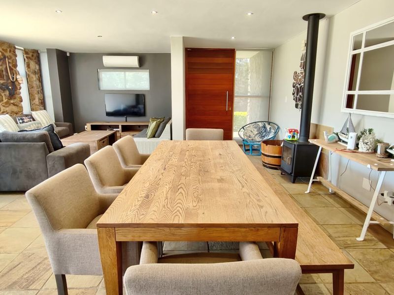 Stunning 4-Bedroom Home for Sale in Exclusive Bantry Bay Estate - Photo 7