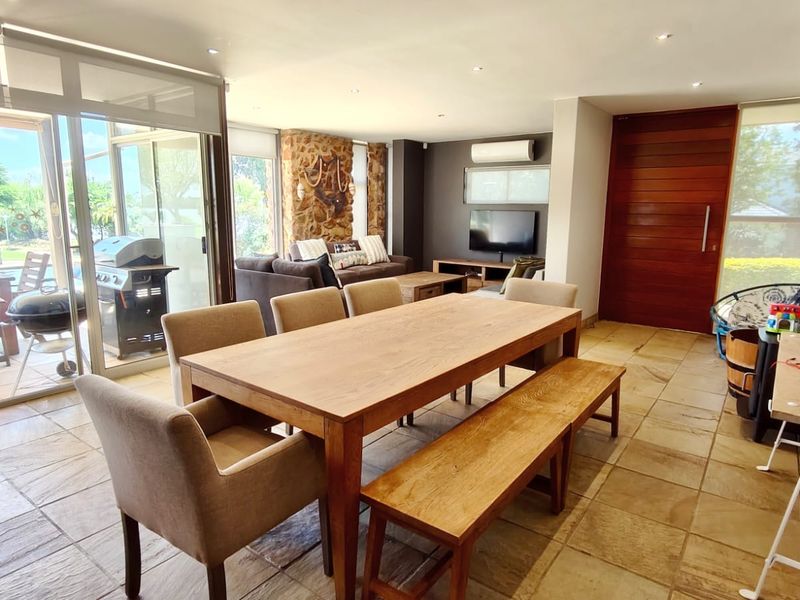 Stunning 4-Bedroom Home for Sale in Exclusive Bantry Bay Estate - Photo 6