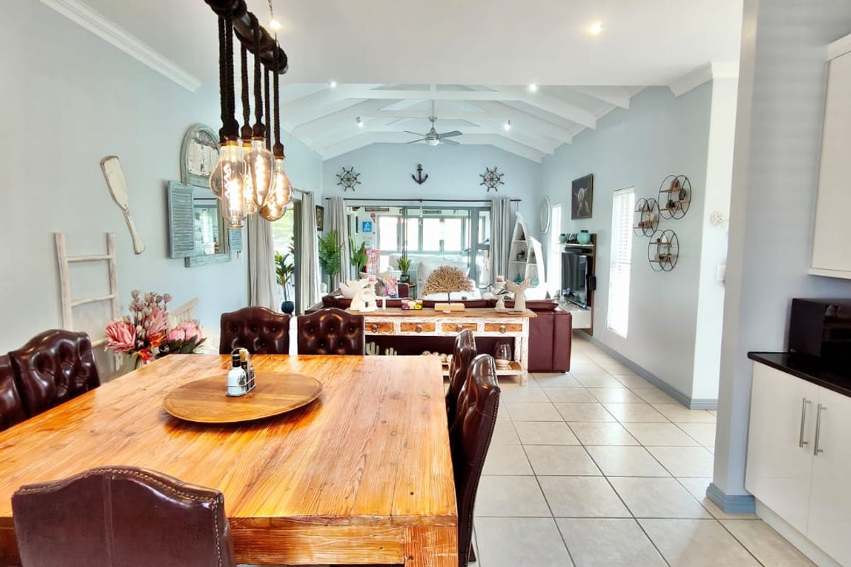 Modern 4-Bedroom Home for Sale in Harbour Town Estate - Photo 5