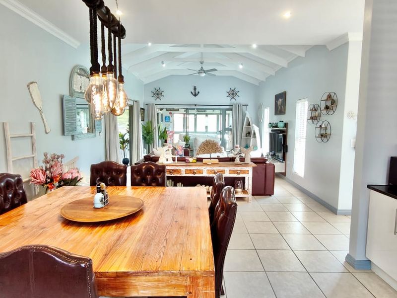 Modern 4-Bedroom Home for Sale in Harbour Town Estate - Photo 5