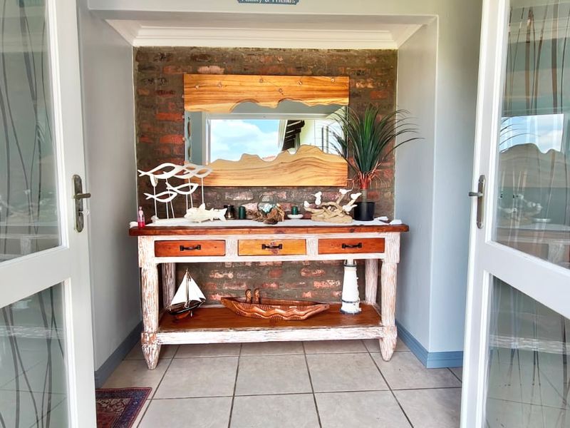 Modern 4-Bedroom Home for Sale in Harbour Town Estate - Photo 4