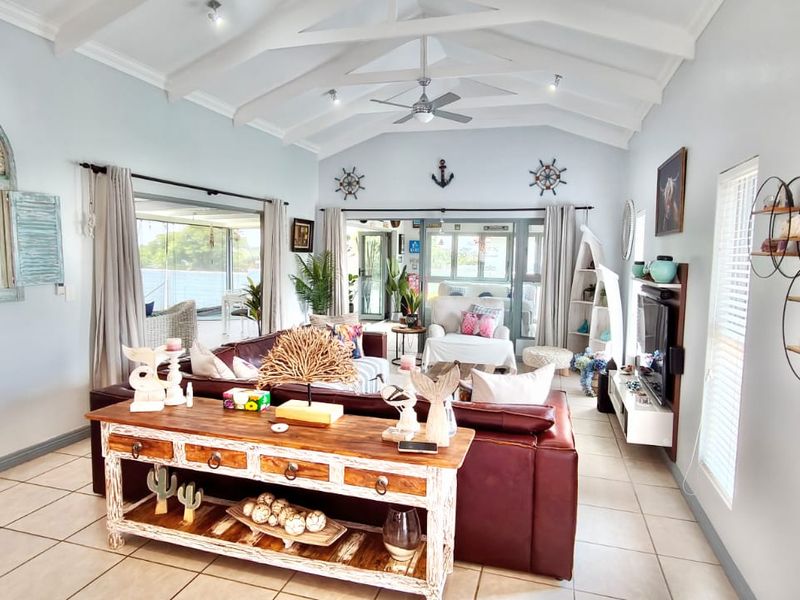 Modern 4-Bedroom Home for Sale in Harbour Town Estate - Photo 2