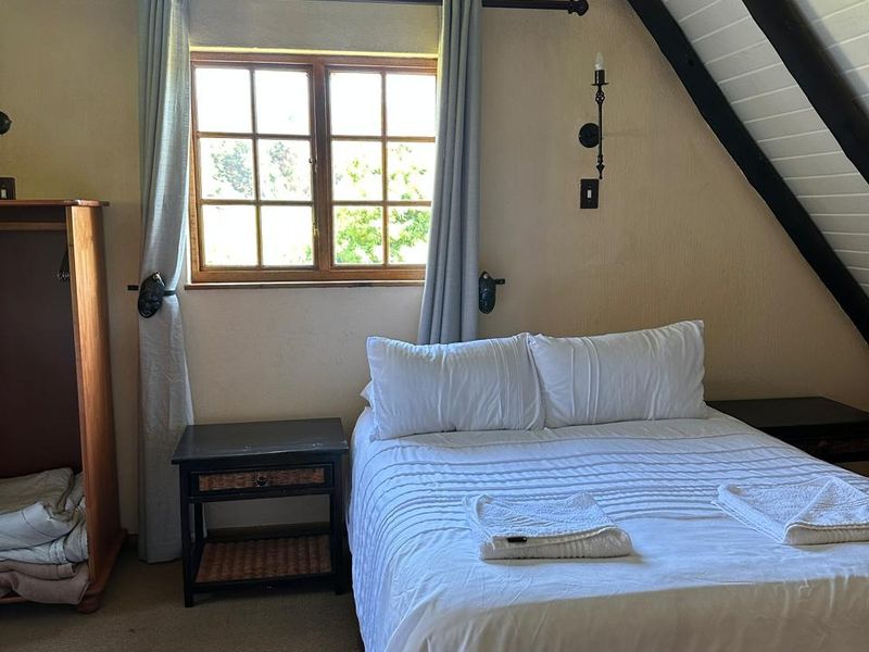 Exquisite 4-Bedroom Luxury Residence in Central Drakensberg — A Prime Investment and Dream Holiday Retreat  - Photo 9