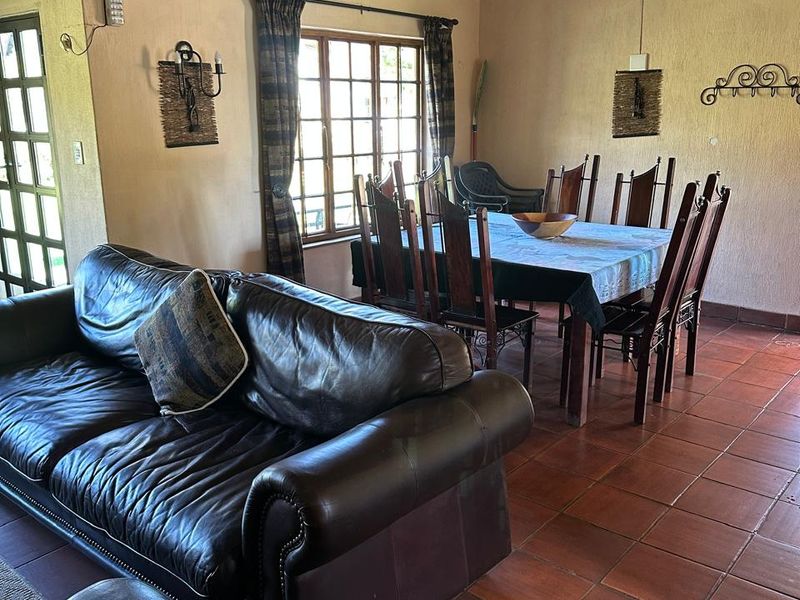 Exquisite 4-Bedroom Luxury Residence in Central Drakensberg — A Prime Investment and Dream Holiday Retreat  - Photo 6