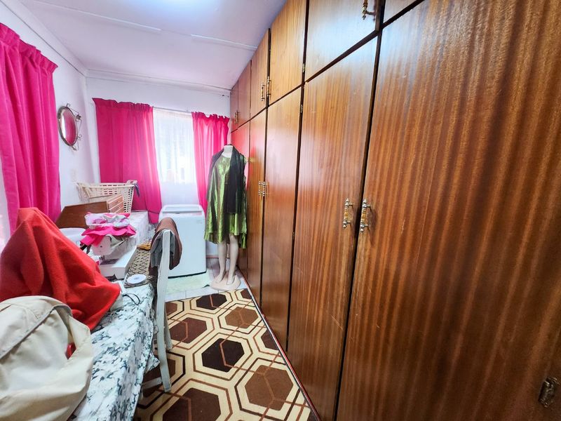 Cozy 3-Bedroom Home with Separate Flat. - Photo 10