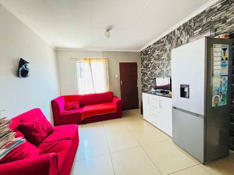 Affordable 2 bedroom house for sale in Sky City  - Photo 8