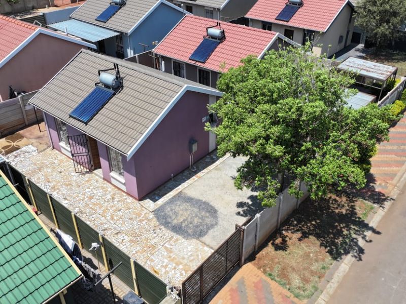 Affordable 2 bedroom house for sale in Sky City  - Photo 2