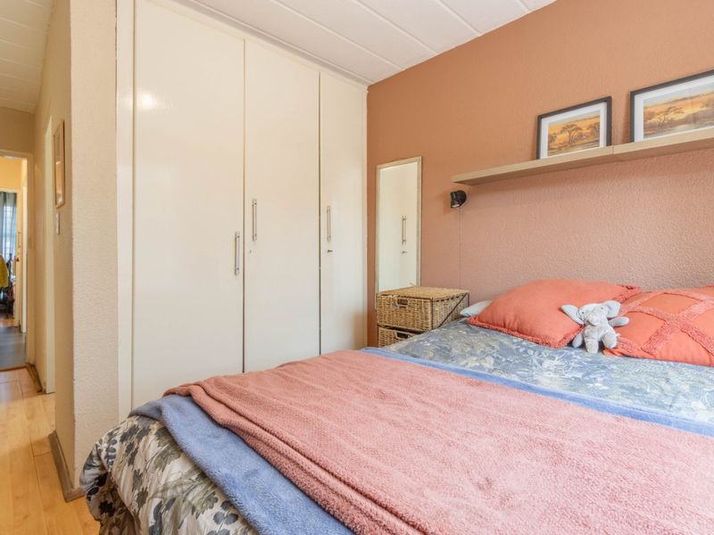 2 Bed Duplex – Stylish, Spacious & Perfectly Located! - Photo 4