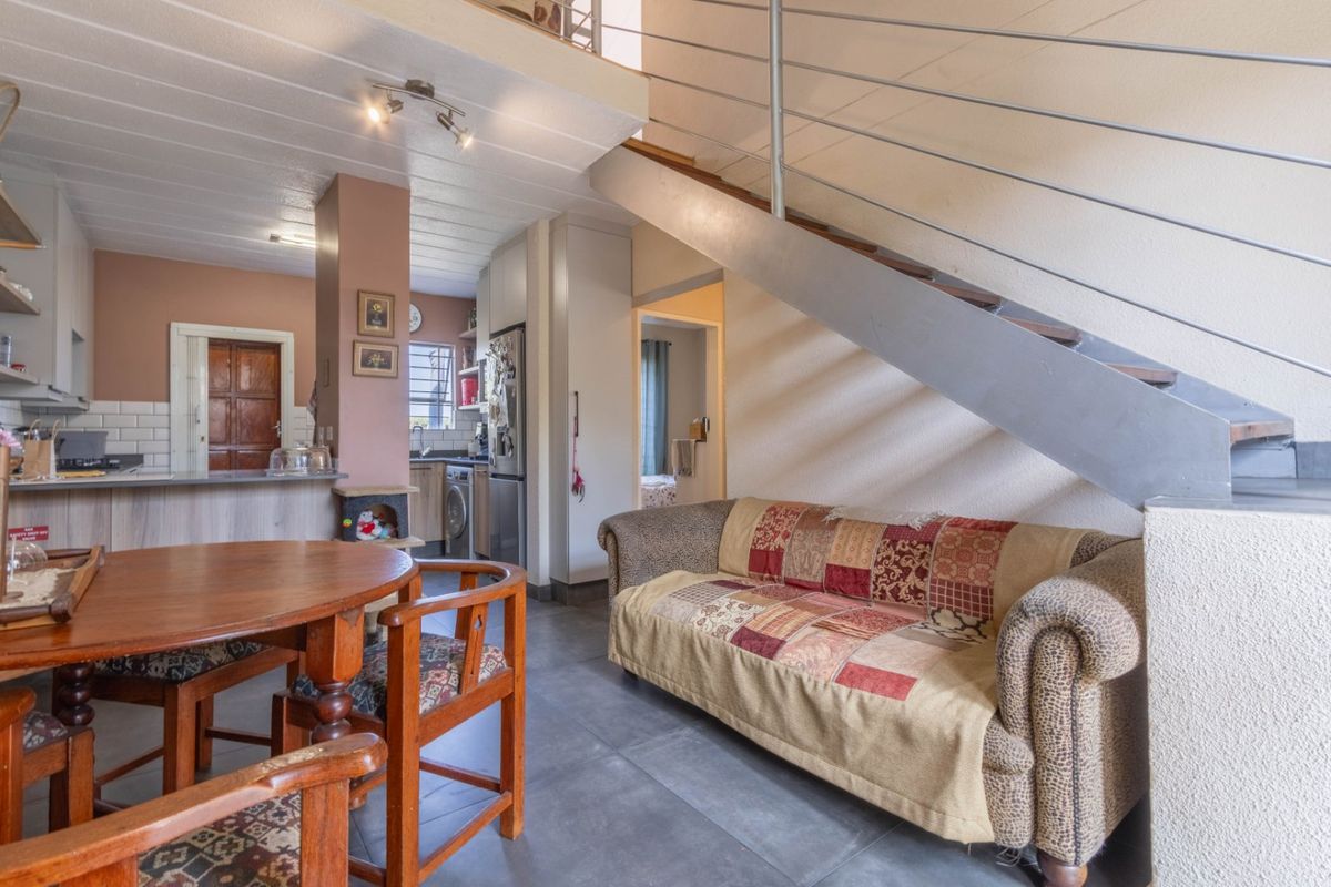 2 Bed Duplex – Stylish, Spacious & Perfectly Located! - Photo 3