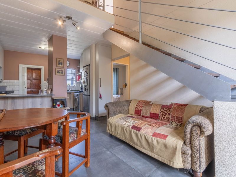 2 Bed Duplex – Stylish, Spacious & Perfectly Located! - Photo 3