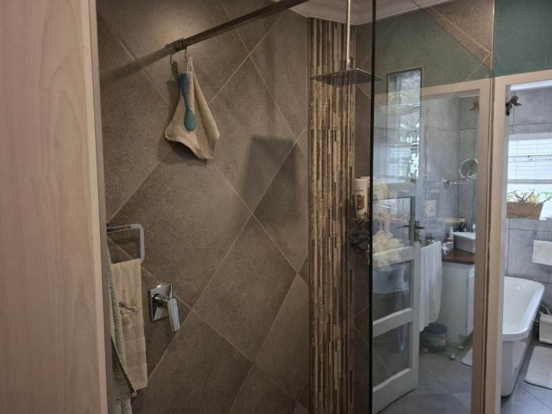 3 Bed Duplex – Spacious, Secure & Packed with Extras! - Photo 3