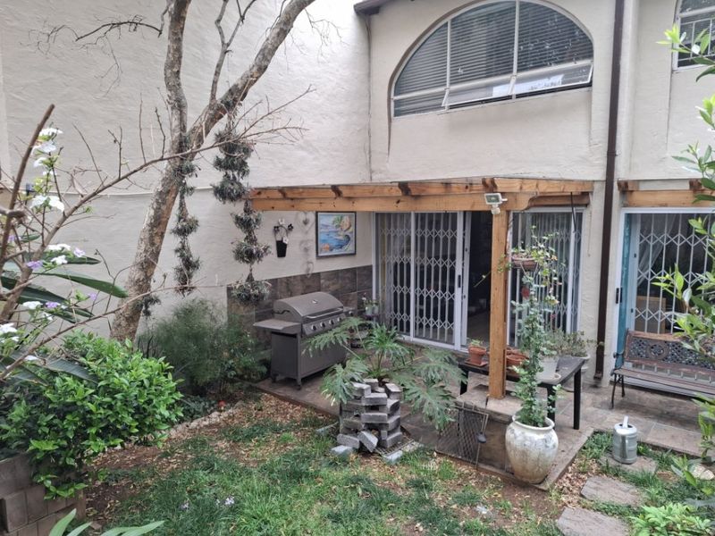 3 Bed Duplex – Spacious, Secure & Packed with Extras! - Photo 2