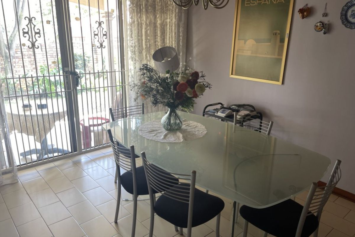 3 Bed House – Charming Family Home with Space and Character! - Photo 4