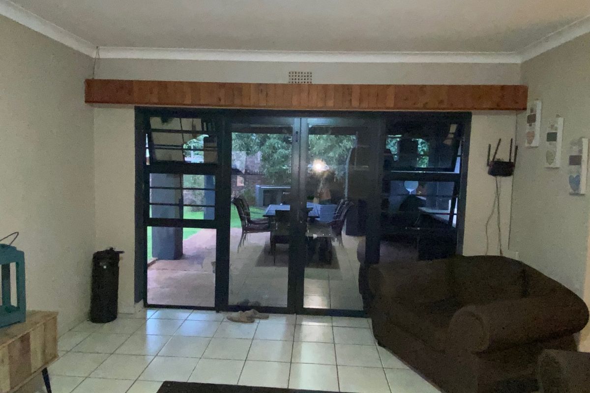 Beautiful 3-Bedroom Family Home for Sale - Annlin ABOVE SEFAKO MAKGATHO! - Photo 5
