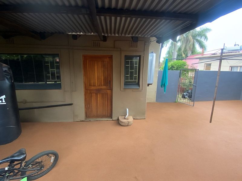 Beautiful 3-Bedroom Family Home for Sale - Annlin ABOVE SEFAKO MAKGATHO! - Photo 3