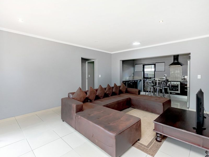 3 Bedroom Apartment for rent  - Photo 3