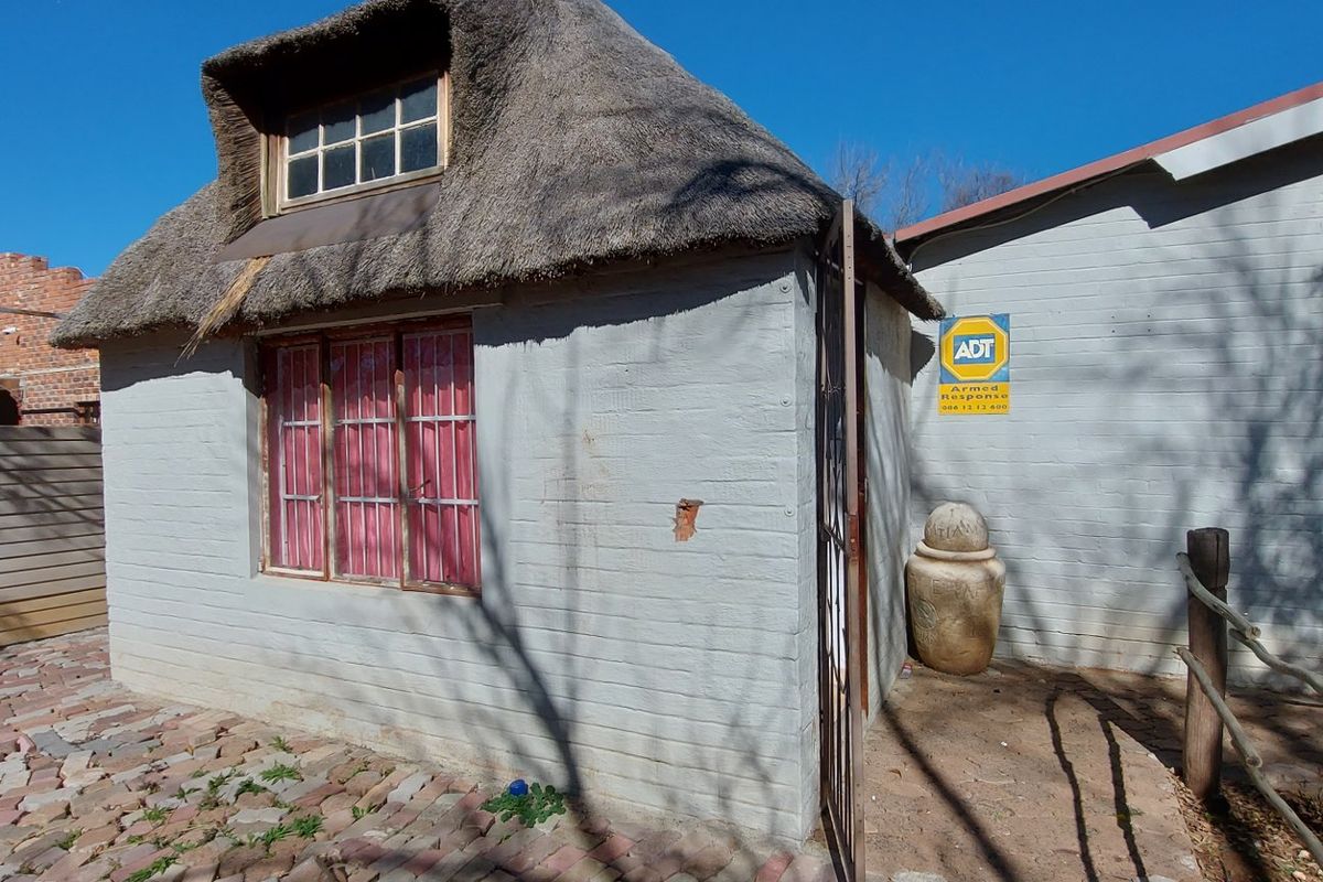 NFSAS-Approved Student Accommodation for 15 Students Brandwag, Bloemfontein:  - Photo 4