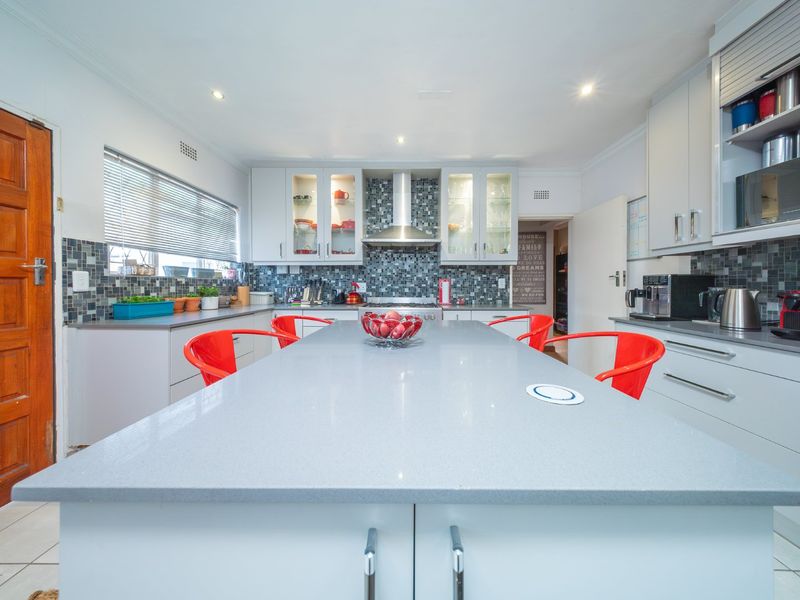 Exquisite Family Home in Prime Eden Glen Location!! - Photo 8