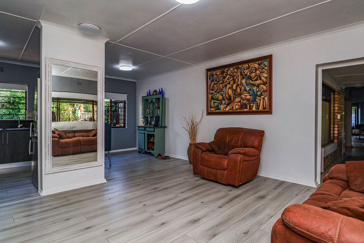 Beautifully Renovated Home with Income Potential in Sedgefield Village - Photo 4