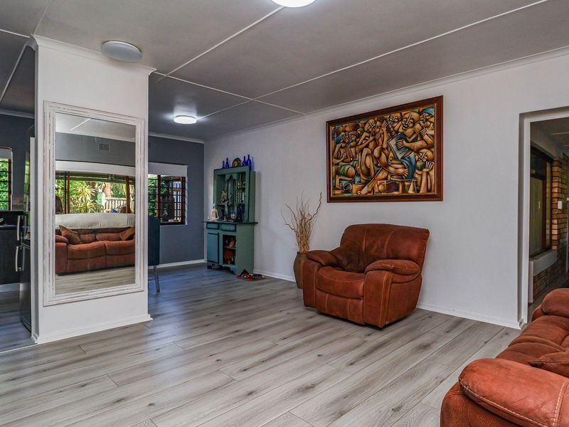 Beautifully Renovated Home with Income Potential in Sedgefield Village - Photo 4