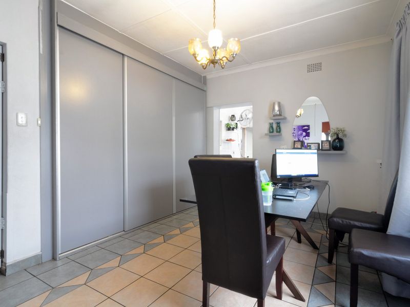 Your Dream Family Home Awaits – Stunning 3-Bedroom Gem with Pool & Double Garage in Germiston! - Photo 10