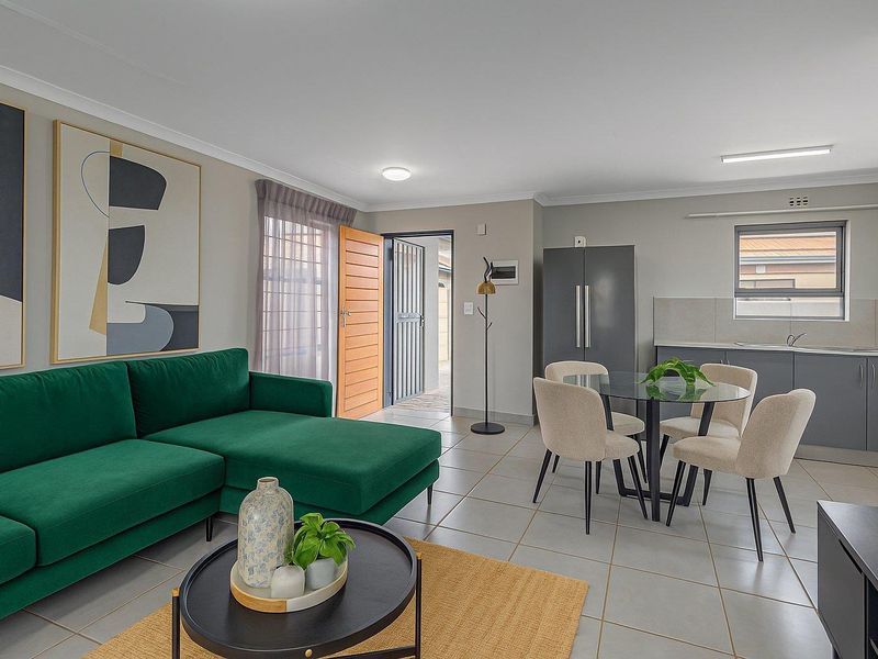 Beautiful 3 bedrooms house for sell in Protea Glen Security Estate!! - Photo 3