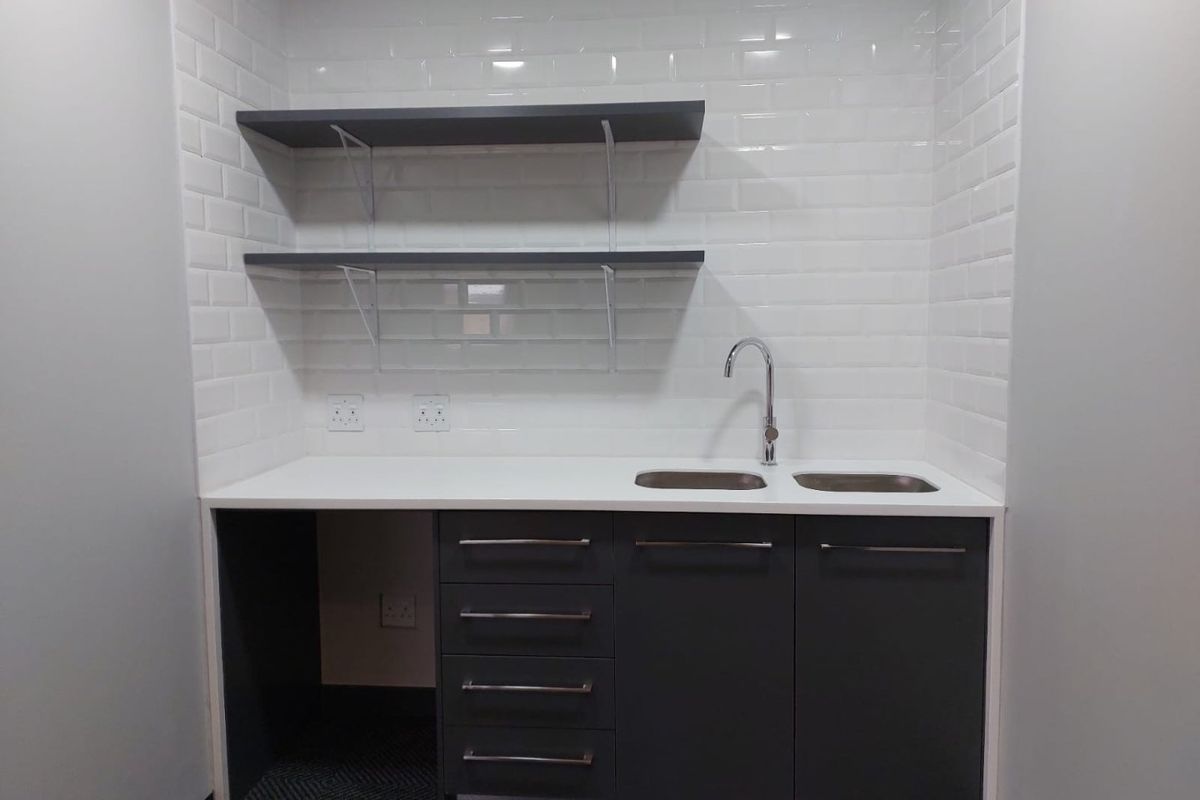 A GRADE MODERN NEW OFFICE SUITE IN RIVONIA WITH FIXED UTILITIES - Photo 4