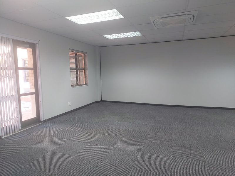 MOVE-IN READY A GRADE OFFICE IN SUNNINGHILL - Photo 10
