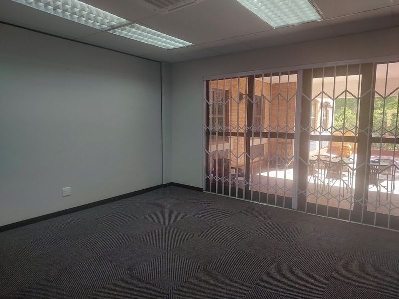MOVE-IN READY A GRADE OFFICE IN SUNNINGHILL - Photo 6