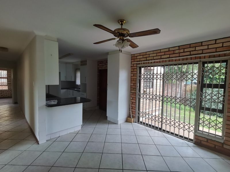 3 bedroom townhouse for sale in Newton Park - Photo 10