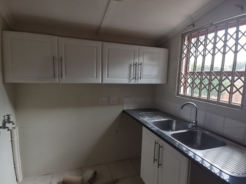 3 bedroom townhouse for sale in Newton Park - Photo 9