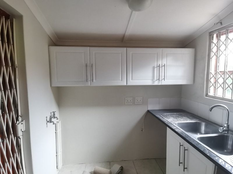 3 bedroom townhouse for sale in Newton Park - Photo 8