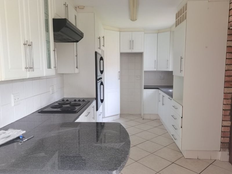 3 bedroom townhouse for sale in Newton Park - Photo 7