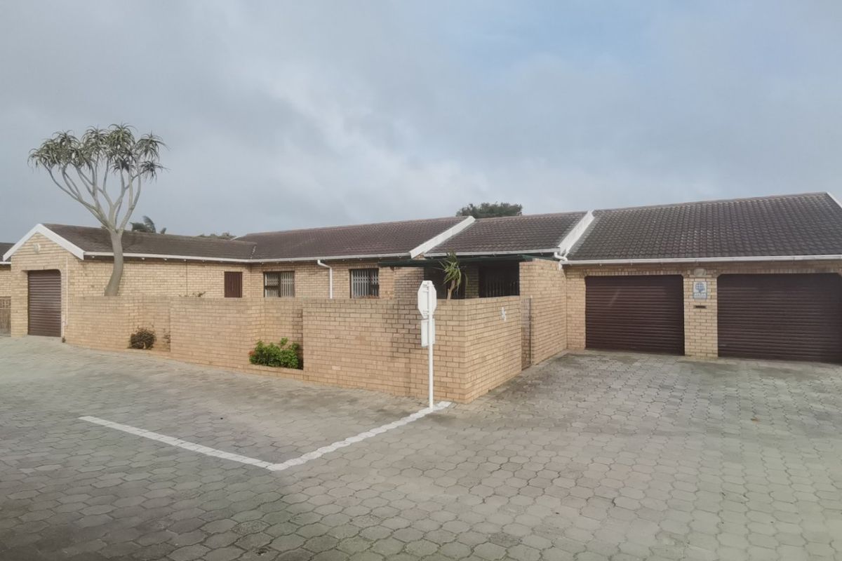 3 bedroom townhouse for sale in Newton Park - Photo 3