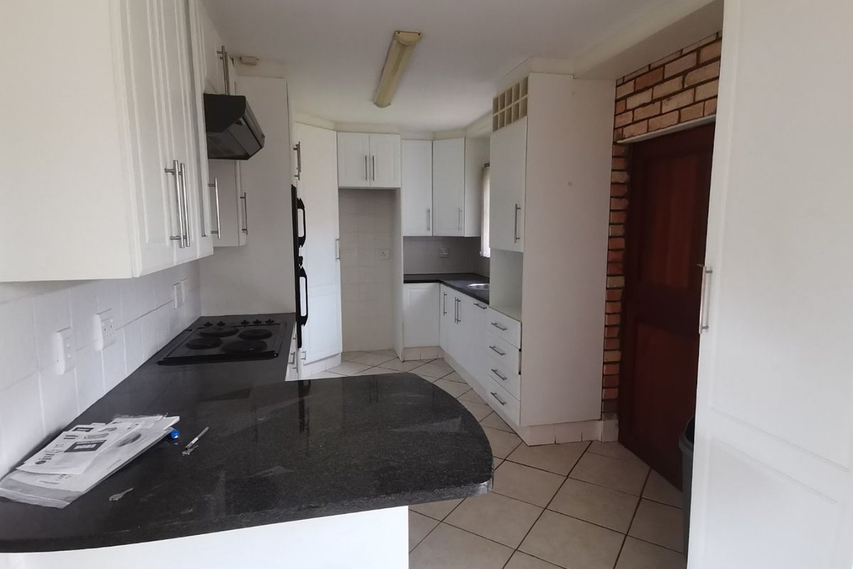 3 bedroom townhouse for sale in Newton Park - Photo 4