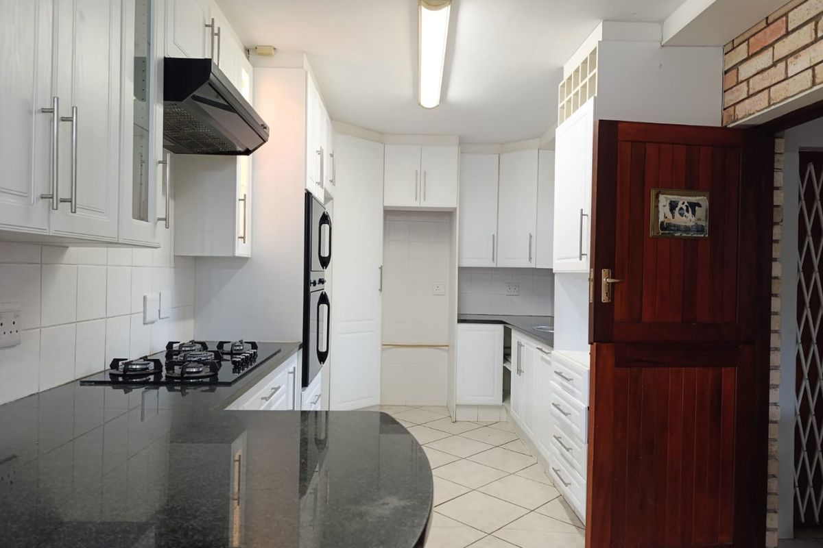 3 bedroom townhouse for sale in Newton Park - Photo 5