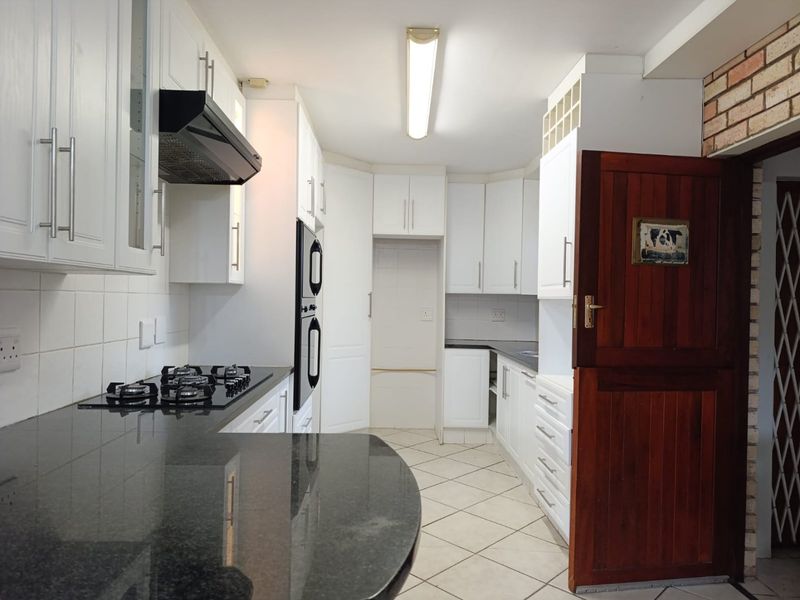3 bedroom townhouse for sale in Newton Park - Photo 5